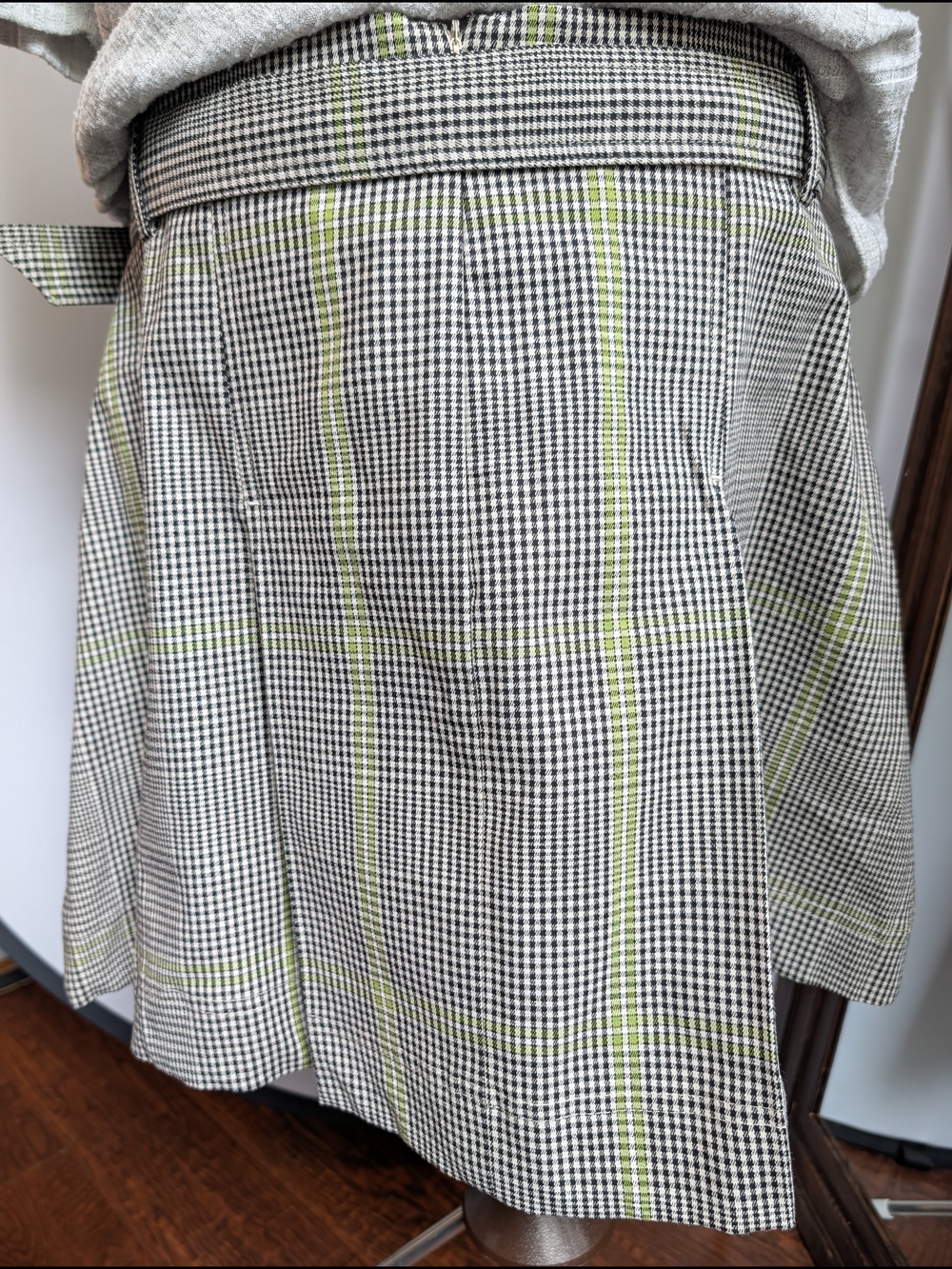 Free Assembly Cotton Plaid Pleated Skirt - Picture 4 of 8